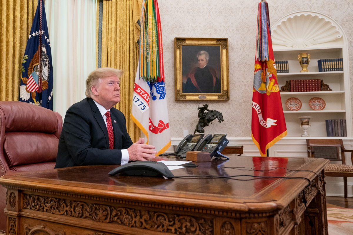 President Trump in de Oval Office van het Witte Huis in Washington DC